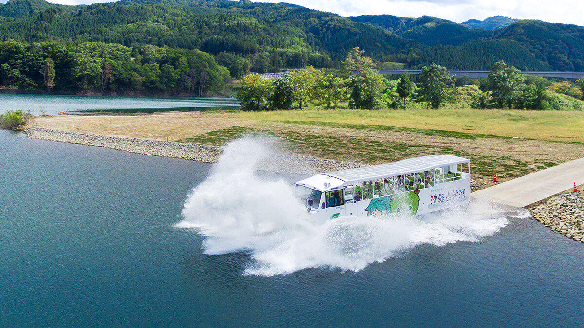 白神山地散策と水陸両用バスを楽しむ日帰りモデルコース